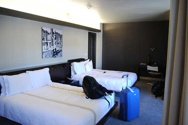 vue d'une chambre de l'hôtel COSMOS